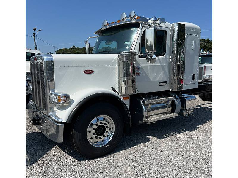 2025 Peterbilt 589 (Key# 1921) 3